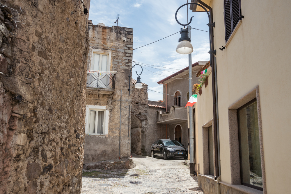 Alberghi diffusi: la seconda vita dei borghi dimenticati in Sardegna