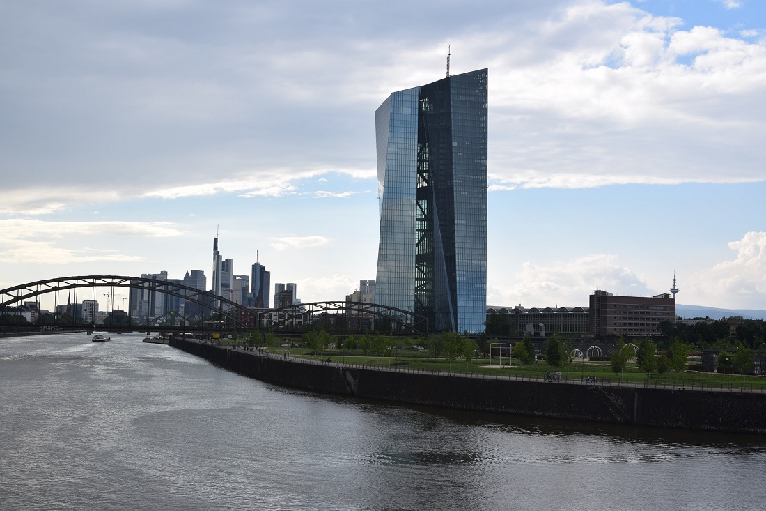 Bce Banca Centrale Europea Debito pubblico: la crescita record preoccupa, attenzione ai tassi