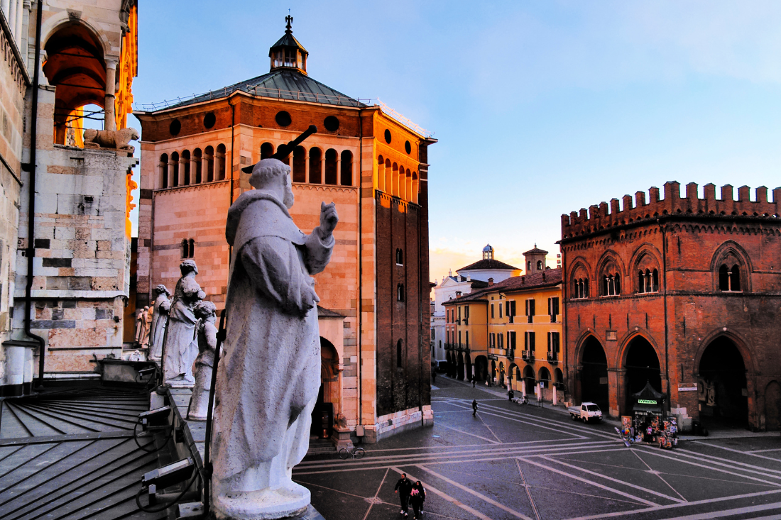 Cremona, “Modelli di business e processi evolutivi per la moda del XXI secolo”